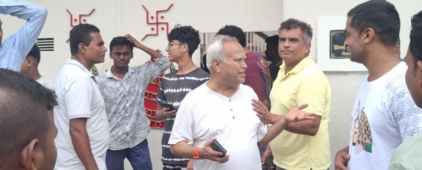 विराटनगरमा उद्योगी प्रकाश मुन्दडाको घरमा प्रहरीको छापा विराटनगरमा उद्योगी प्रकाश मुन्दडाको घरमा प्रहरीको छापा